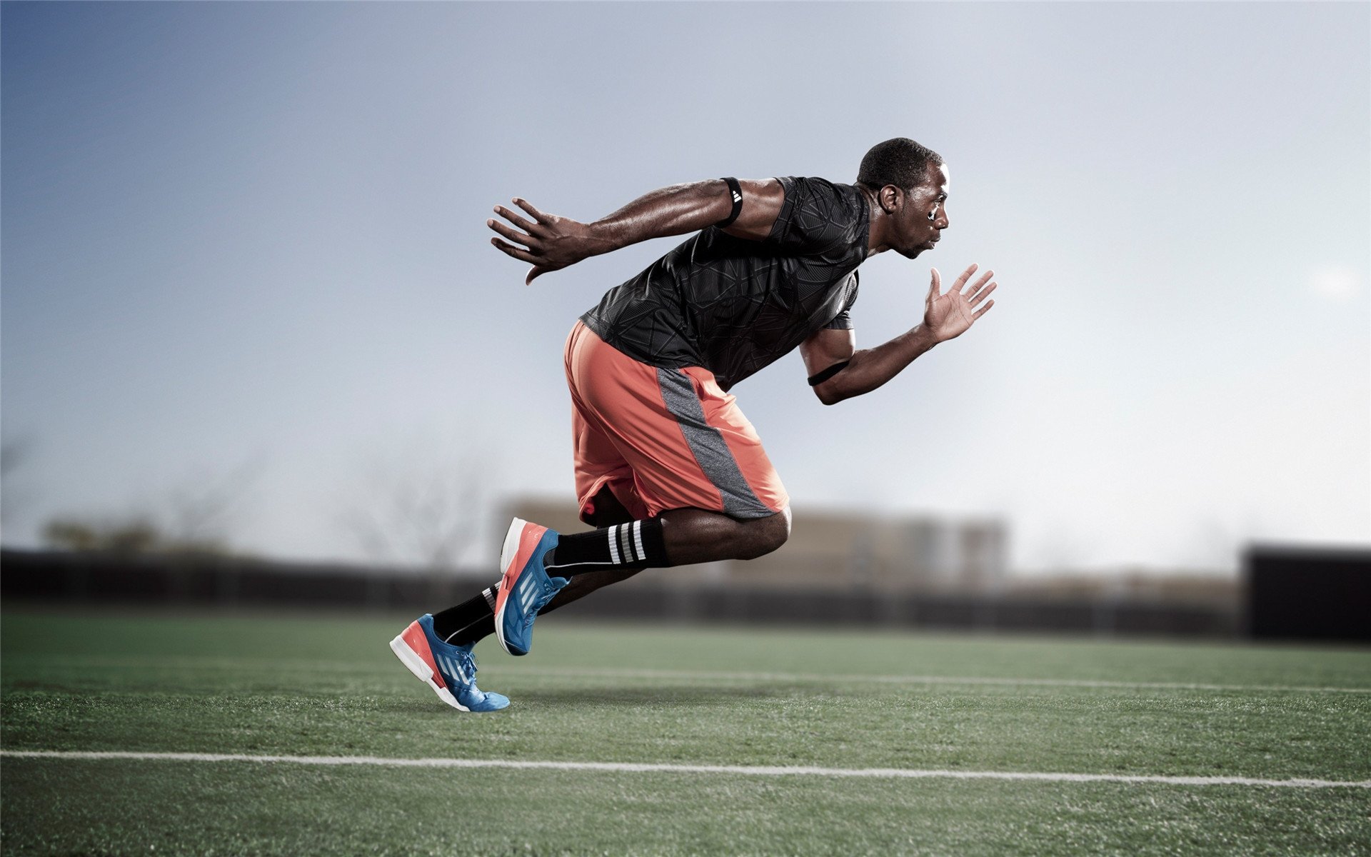 巴黎圣日耳曼前途光明！，穆古鲁扎新星反败为胜表现突出全场沸腾不已